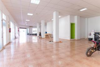 Local Comercial  Calle de pio xii. Oportunidad única! amplio local comercial en el campello
