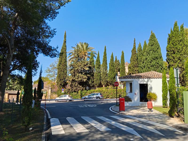 Foto 7b5dc548-9f4a-46a4-8cfd-45330f5c2f8c. Reihenhaus in urbanización cascada de camojan 12 in Marbella