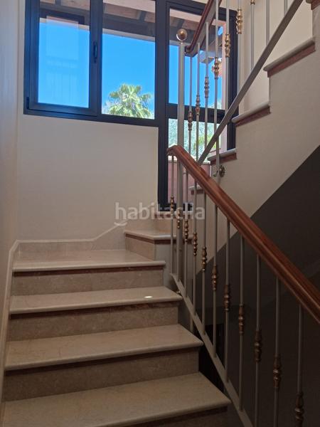 Foto 85bf8960-fc61-4900-ab04-5930831abe14. Reihenhaus in urbanización cascada de camojan 12 in Marbella