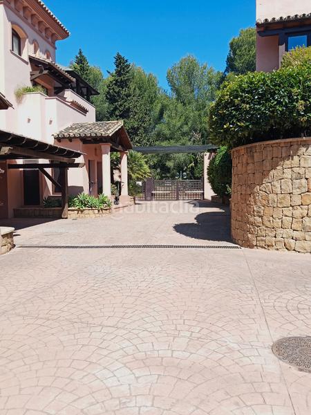 Foto 8fda4d16-a70b-4fc5-bd40-ee0ea5612bef. Reihenhaus in urbanización cascada de camojan 12 in Marbella