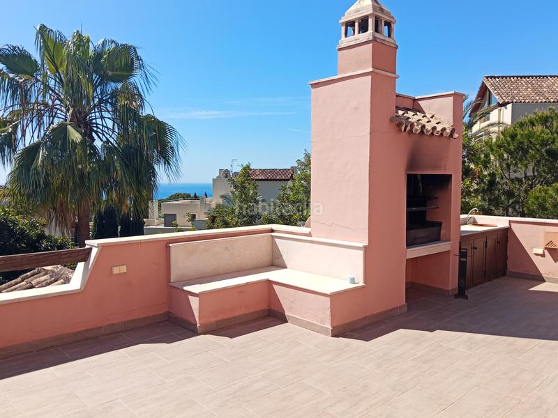 Foto a7409e66-9ea7-42e9-aa3d-52a768aa0ae5. Reihenhaus in urbanización cascada de camojan 12 in Marbella