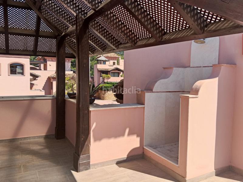 Foto c79bca70-433a-42dd-8c81-512fd1724e79. Reihenhaus in urbanización cascada de camojan 12 in Marbella