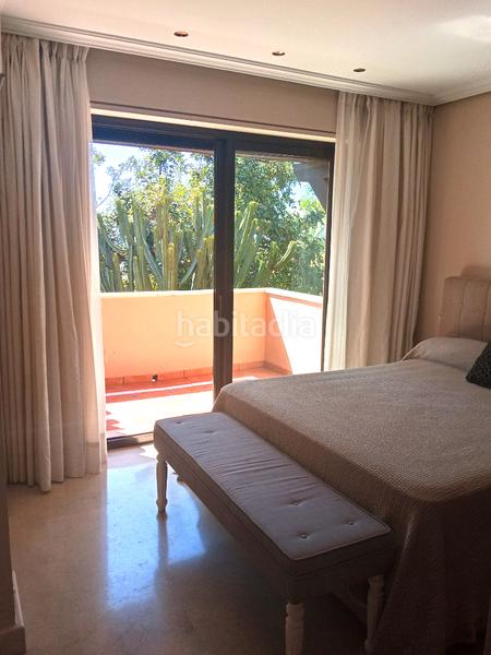 Foto ff758908-a004-478f-a5f0-3ede1ca436cb. Reihenhaus in urbanización cascada de camojan 12 in Marbella