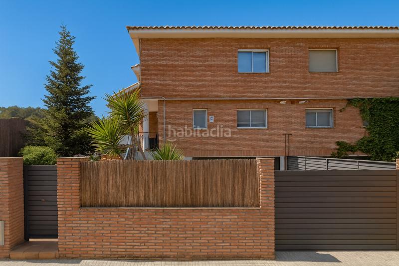 Foto 13d33259-f3e2-48f8-a0d0-25fffd9f4fd1. Casa aparellada amb calefacció aparcament piscina a Sant Quirze del Vallès