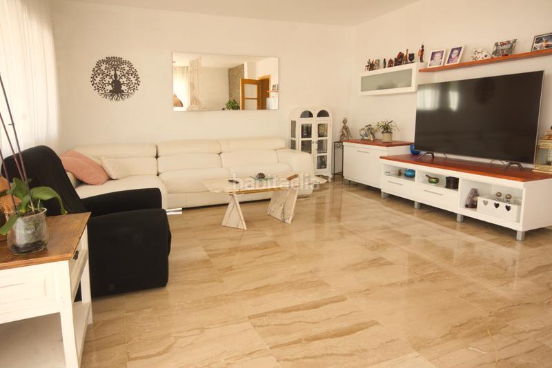 Foto ca096e2e-5f3c-48fe-b836-a317cdc2395d. Casa aparellada amb calefacció aparcament piscina a Sant Quirze del Vallès