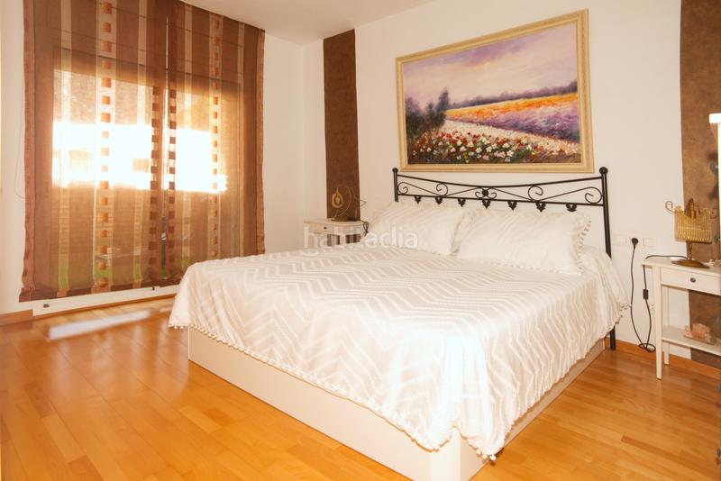 Foto d30e61e2-338c-4517-963d-c8c0dbb8b775. Casa aparellada amb calefacció aparcament piscina a Sant Quirze del Vallès