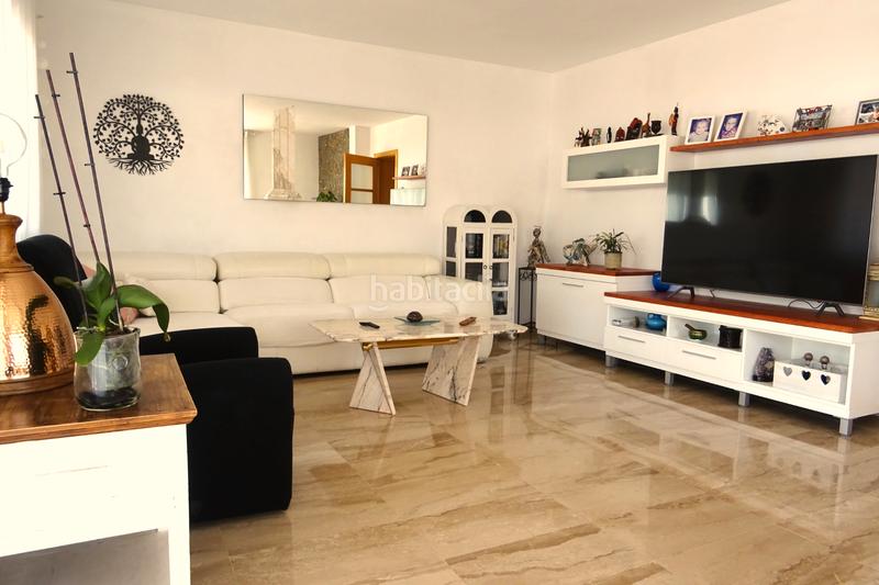 Foto e362e357-7cc5-4d47-b1f1-0d9296af7fbb. Casa aparellada amb calefacció aparcament piscina a Sant Quirze del Vallès