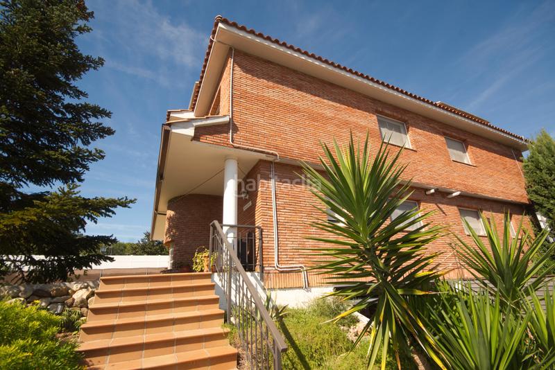 Foto f4ef2559-57df-461e-ba0c-c4a8bd0a8cae. Casa aparellada amb calefacció aparcament piscina a Sant Quirze del Vallès