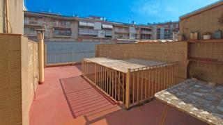 Maison jumelée à Molins de Rei. Casa adosada a reformar en molins de rei, ¡oportunidad única!