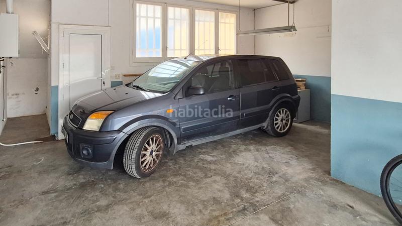 Foto 17dfe4bf-418f-4951-b228-1854060aa79a. Reihenhaus mit parking in Abrera