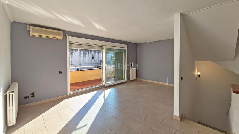 Foto 48bd029a-63d6-49b3-990d-66a74f7d433d. Reihenhaus mit parking in Abrera