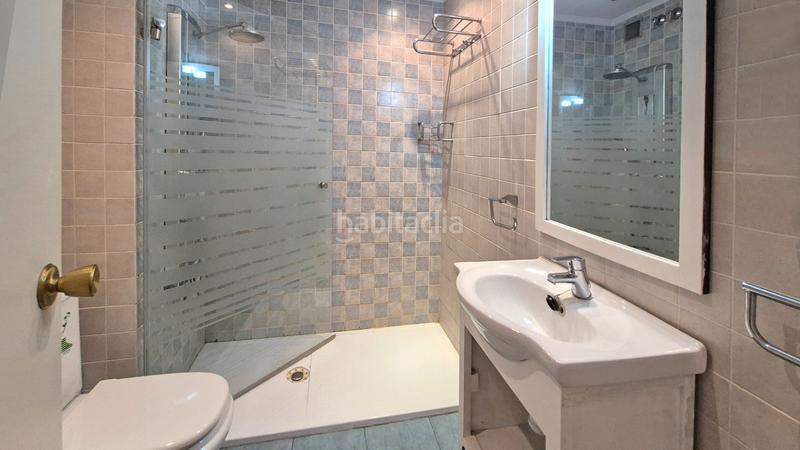 Foto 7ee7756d-6ce5-4dff-b3d7-8c049286127e. Reihenhaus mit parking in Abrera