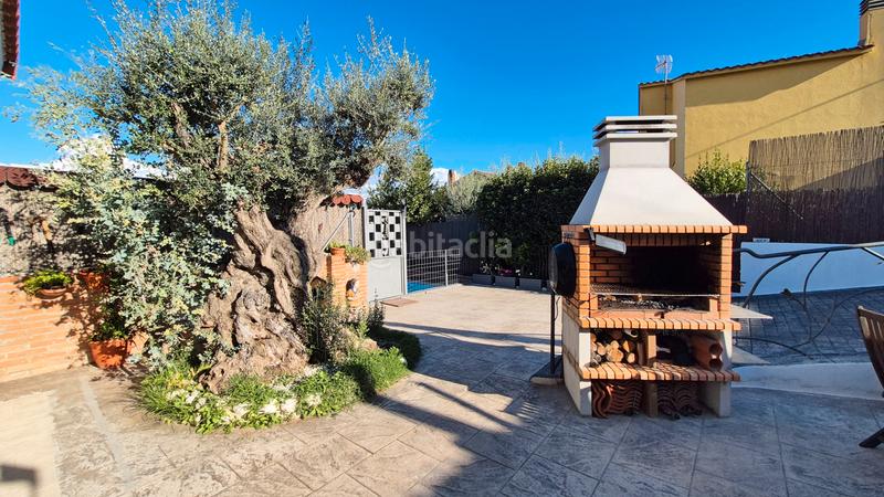 Foto 06d8687c-1ba3-4b65-b5e2-bc22518e18b6. Casa amb piscina a Zona Industrial Rubí