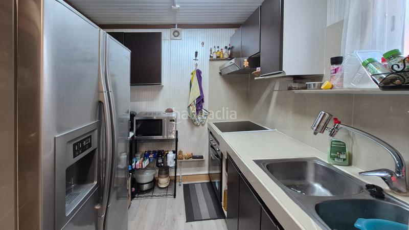 Foto 2be7b563-3246-4674-9a4d-28f810c90e7a. Casa amb piscina a Zona Industrial Rubí