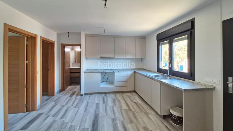 Foto b2842816-ff09-43c0-82ee-8605f9e4e5b2. Casa amb piscina a Zona Industrial Rubí