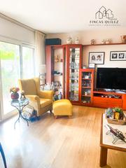 Casa aparellada  Avinguda de la flor de maig. Fantástica casa pareada con zona comunitaria.