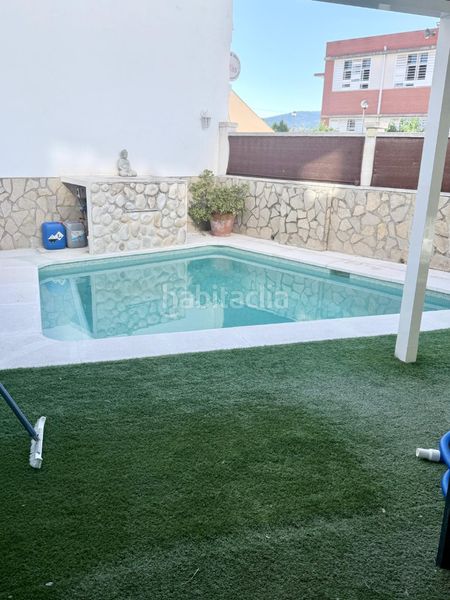 Foto 1022ca57-2853-4686-9730-426085e38988. Casa aparellada amb xemeneia calefacció aparcament piscina a Almoines