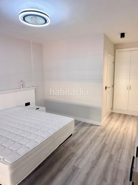 Foto 2a1192dd-f9f1-45fe-8916-0e5f5c5684da. Casa aparellada amb xemeneia calefacció aparcament piscina a Almoines