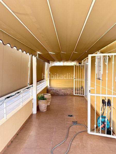 Foto 920b2103-7e4b-4481-9236-9ed0c30de6fa. Casa aparellada amb xemeneia calefacció aparcament piscina a Almoines