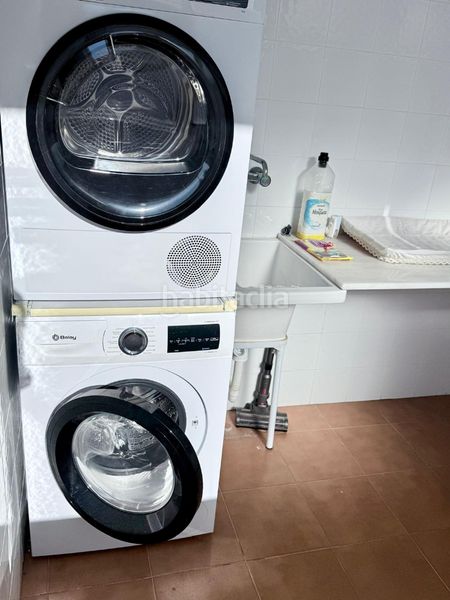 Foto d8242ec6-58ad-4940-a152-f2c9bfd055e5. Casa aparellada amb xemeneia calefacció aparcament piscina a Almoines