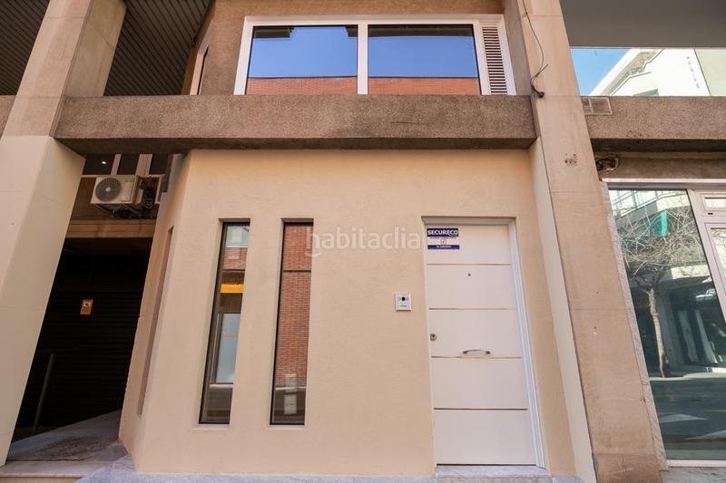 Foto 186011c4-42be-42c4-99a0-c33b9d258fd8. Office space with parking in Putget - Farró Barcelona