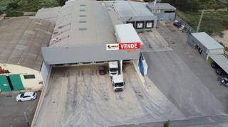 Bâtiment à usage industriel à Camino río ebro 36. Nave logística con 9 muelles, cámaras frigoríficas y oficinas