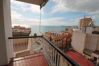 Apartament a Calle rey carlos iii 29. Piso centrico junto a la playa