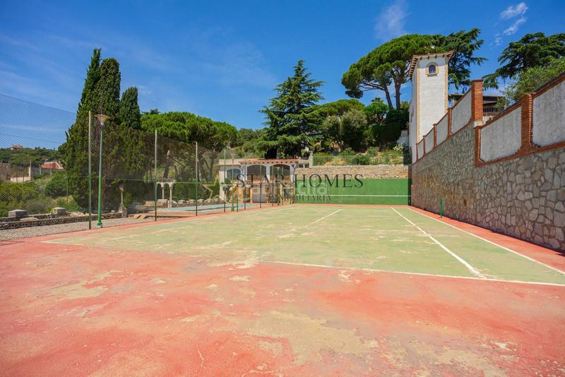 Foto 45e7c9ca-734d-402f-83d3-c679f5648d92. Xalet amb calefacció aparcament piscina a Urbanitzacions Mataró