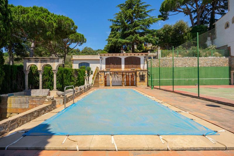 Foto 85b0fe99-3ed9-4a76-92e7-f0dc2eeef769. Xalet amb calefacció aparcament piscina a Urbanitzacions Mataró