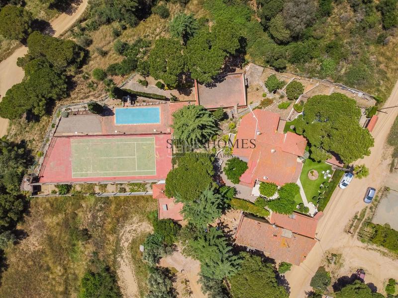 Foto e987113b-a046-4975-b0aa-746d8d03c846. Xalet amb calefacció aparcament piscina a Urbanitzacions Mataró