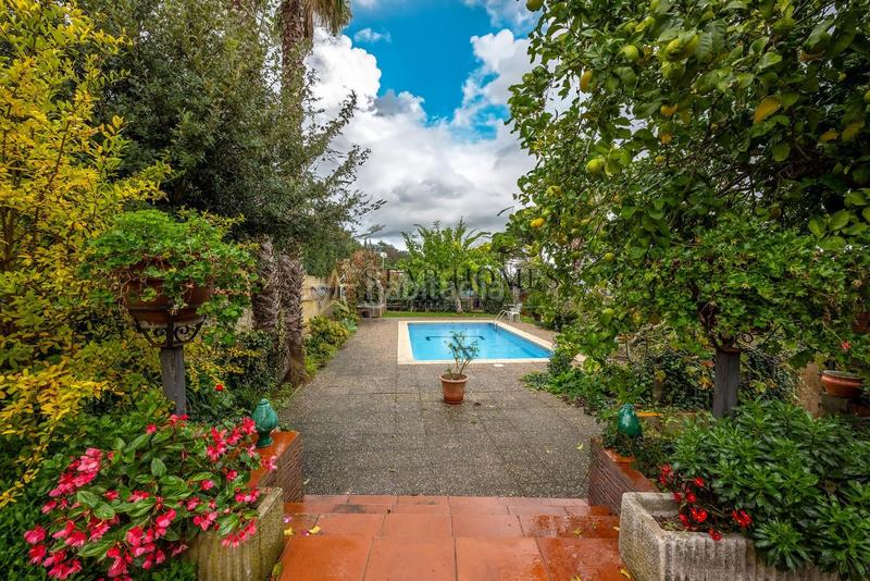 Foto 22aef9cf-9d52-48ba-b85c-43455c6e204f. Xalet amb calefacció aparcament piscina a Urbanitzacions Mataró