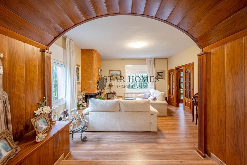 Foto 36b33f3f-60e4-49b8-9691-461198ca2625. Xalet amb calefacció aparcament piscina a Urbanitzacions Mataró