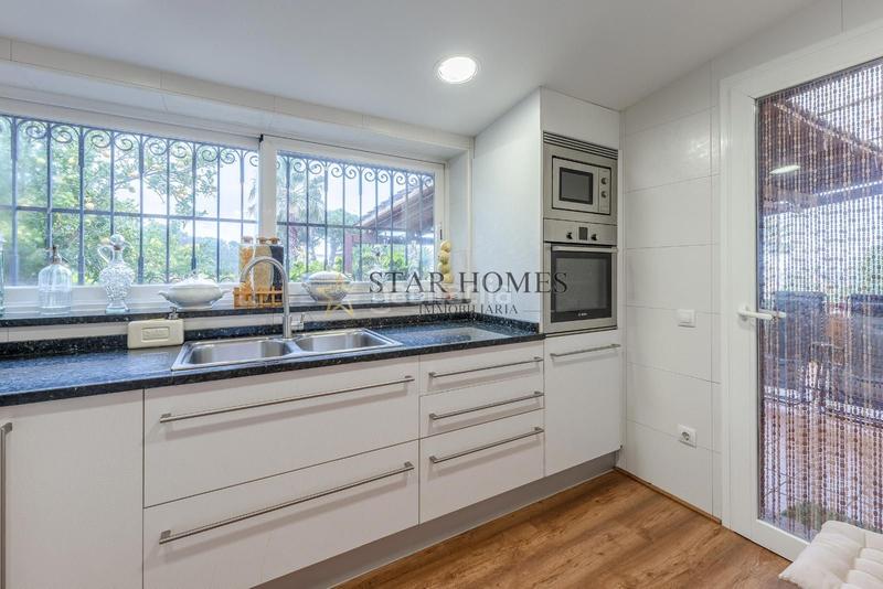 Foto 4c279215-8563-41f8-af46-bbada462c640. Xalet amb calefacció aparcament piscina a Urbanitzacions Mataró