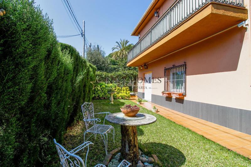 Foto 711fbb1d-850a-4a48-9225-ff1f8808919c. Xalet amb calefacció aparcament piscina a Urbanitzacions Mataró