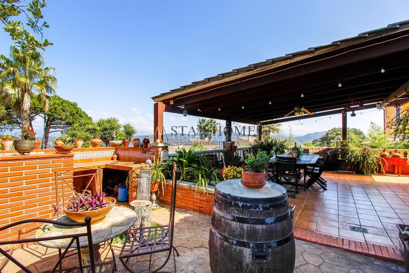 Foto 80994f34-1867-4d73-a54c-715705c5ab8a. Xalet amb calefacció aparcament piscina a Urbanitzacions Mataró