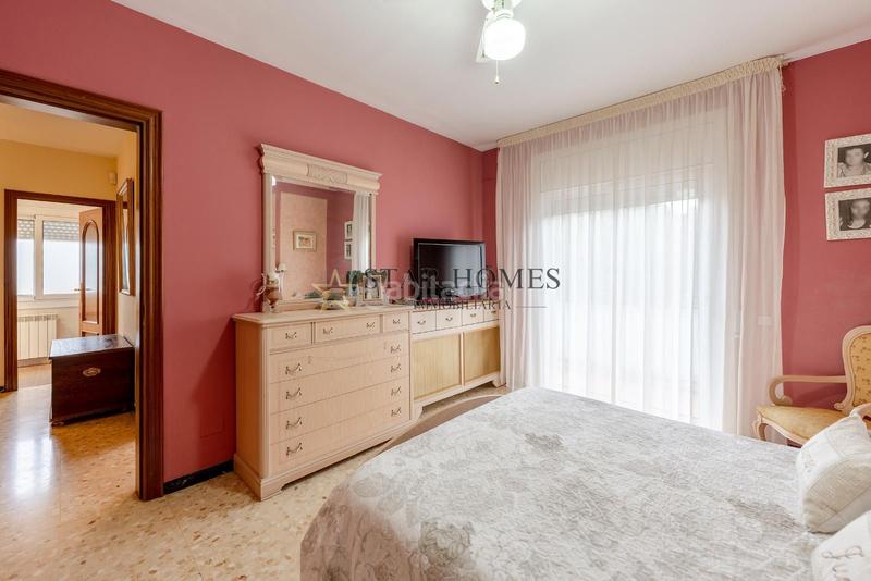 Foto aa274e6b-39b3-48cb-959d-e83ebddcc095. Xalet amb calefacció aparcament piscina a Urbanitzacions Mataró