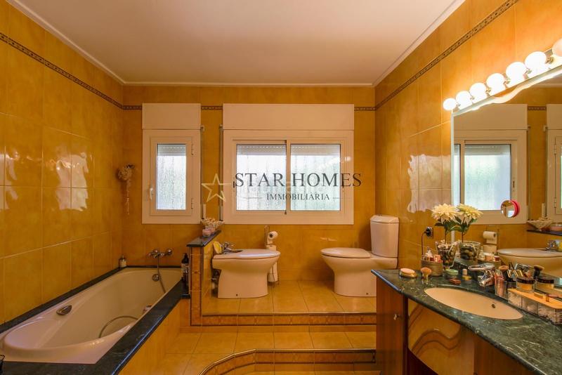 Foto dfe5c397-35f4-41aa-a8ac-5e7f3f547d3a. Chalet avec chauffage parking piscine dans Argentona est Argentona