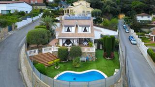 Xalet a Cabrils. Chalet independiente en cabrils