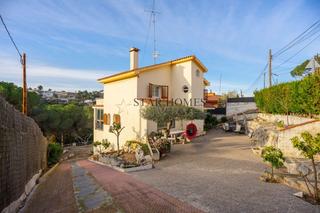 Xalet a Urbanitzacions. Chalet independiente en argentona