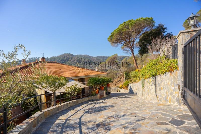 Foto 48ed9d8a-0333-4990-91ef-4363899fd1f2. Chalet  independiente en Dosrius poble Dosrius