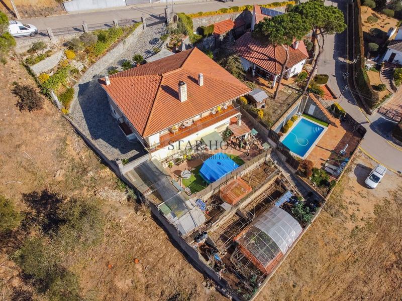 Foto b3bf8d7b-b18a-4979-a60b-df91cdbc87ea. Chalet  independiente en Dosrius poble Dosrius