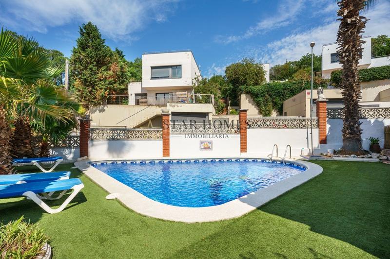 Foto a9c28fb8-50f4-49ed-9507-e20fd8afd4b3. Chalet with heating parking pool in Lloret Verd - Els Pinars Lloret de Mar