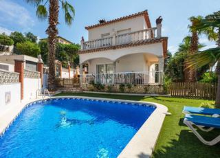 Chalet in Lloret Verd - Els Pinars. Chalet independiente en lloret de mar