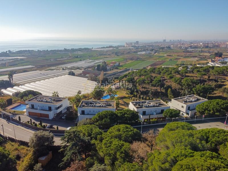 Foto e789bb9f-3914-45f7-b2e3-f70072f2d68e. Terreny residencial a Can Quirze Mataró