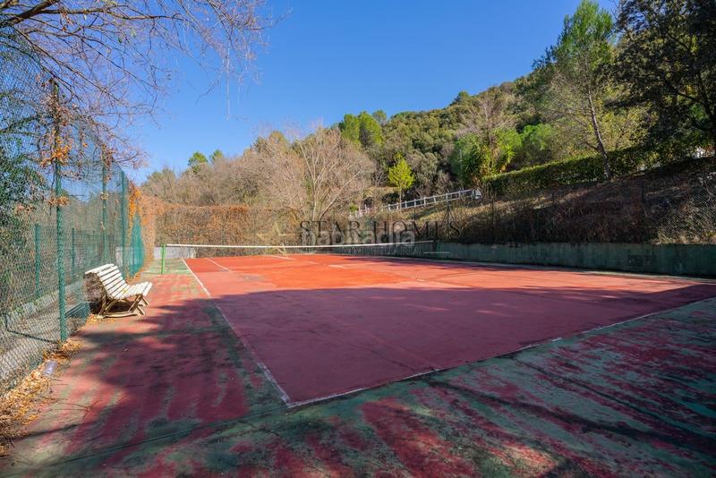 Foto 0bddbfe8-dadd-4849-b9eb-9f809865435a. Masia amb calefacció aparcament piscina a Porqueres