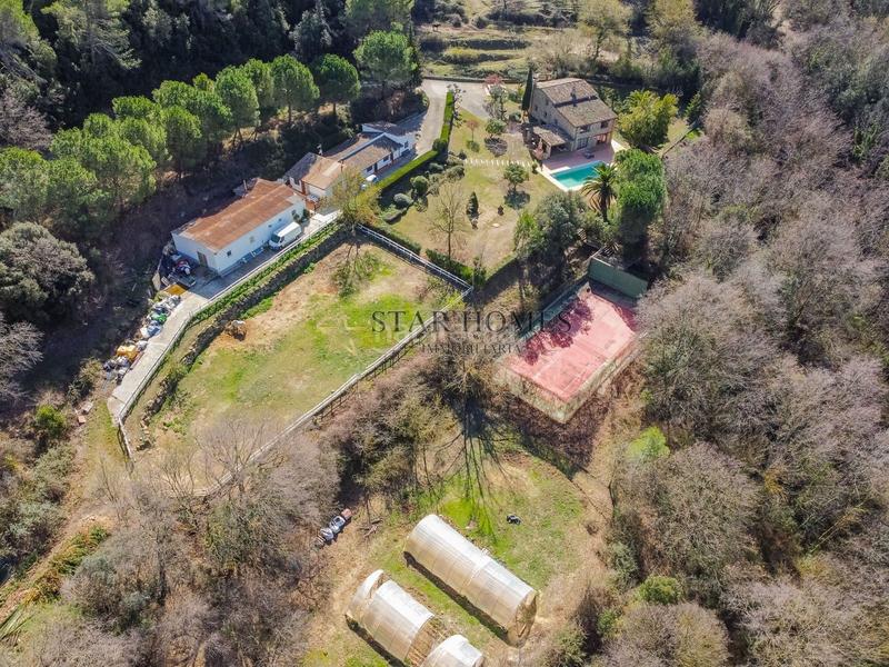 Foto 0d4cadb9-931a-4254-ad4d-fa9fa92f70d7. Masia amb calefacció aparcament piscina a Porqueres