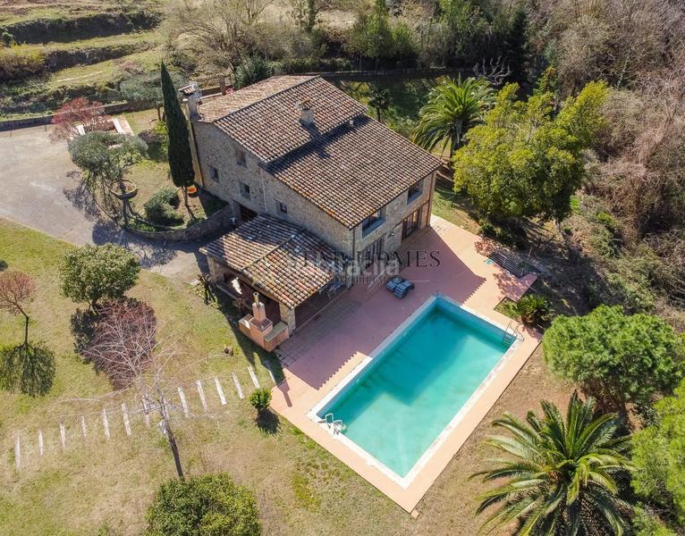 Foto 0df31a54-f416-4c63-bc15-a2cce57e74ce. Masia amb calefacció aparcament piscina a Porqueres