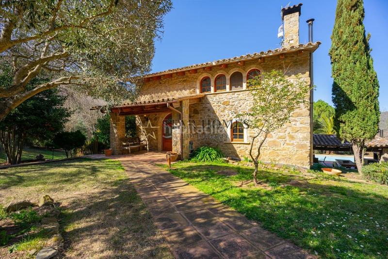 Foto 18a277f5-474a-48af-aca4-744e3e220588. Masia amb calefacció aparcament piscina a Porqueres