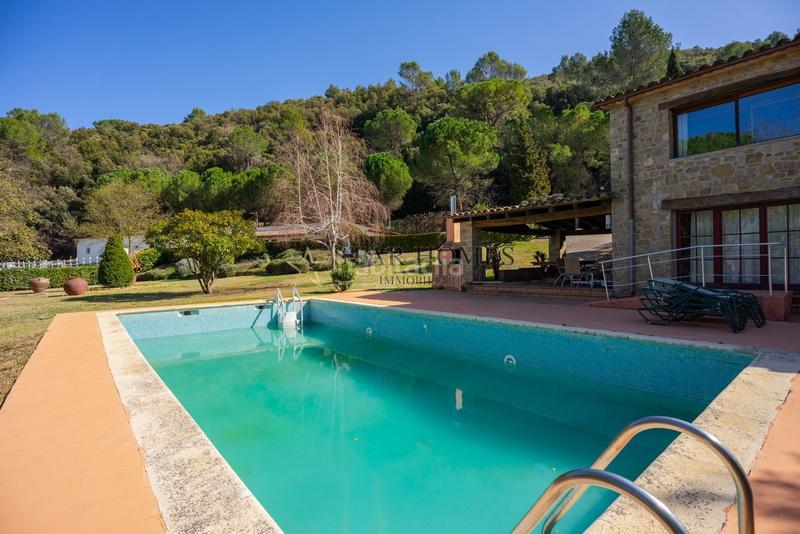 Foto 1c18cef9-49c5-48a9-82a4-b3946c0b33b2. Masia amb calefacció aparcament piscina a Porqueres