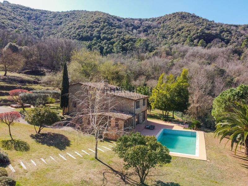 Foto 3ad23595-6c5c-4e7a-b3c7-64dca5e7db24. Masia amb calefacció aparcament piscina a Porqueres